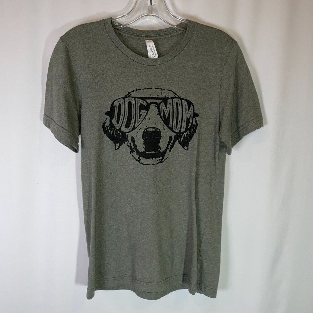 Dog Mom Graphic Tee Women's Size Small Camo Green Crew Neckline Short Sleeves - Picture 3 of 6